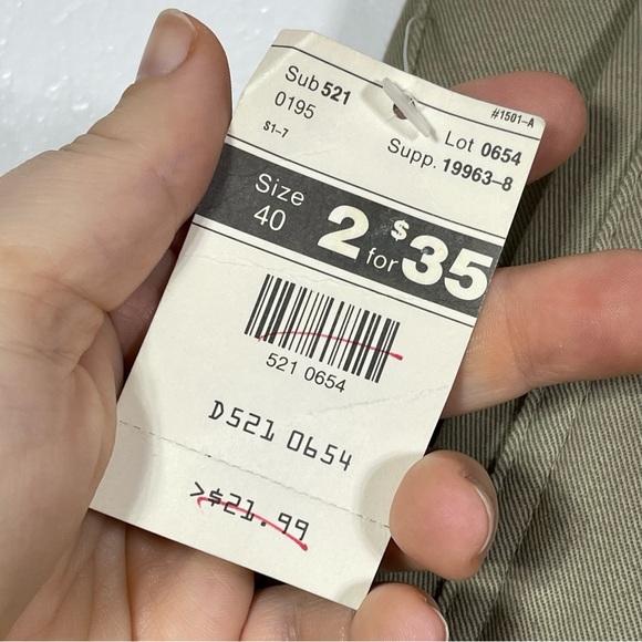 NWT Bugle Boy Khaki Shorts. Size 40. Pleated front! - Picture 3 of 7